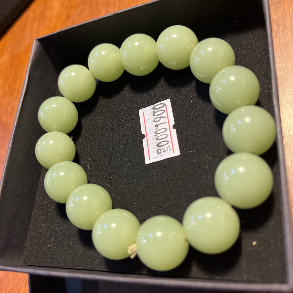 Minimalist Pale Green Beaded Bracelet